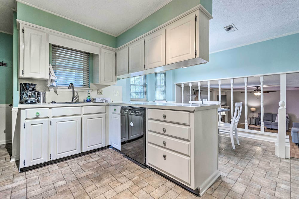 Photo of Kitchen in Reservoir