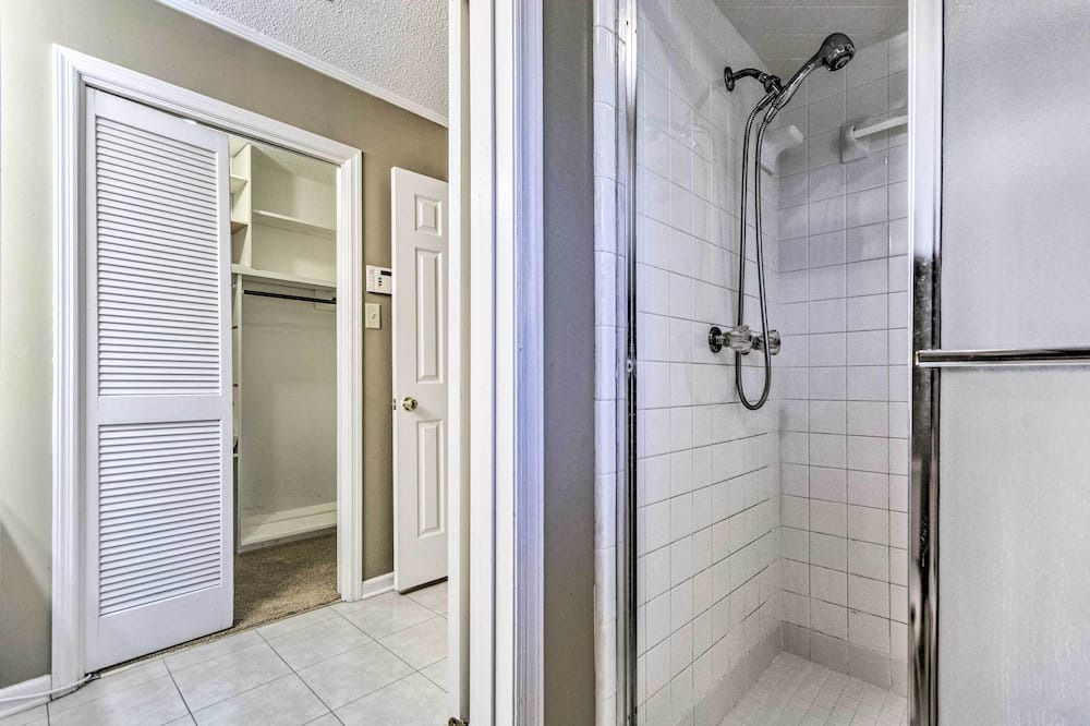 Photo of Bathroom in Reservoir