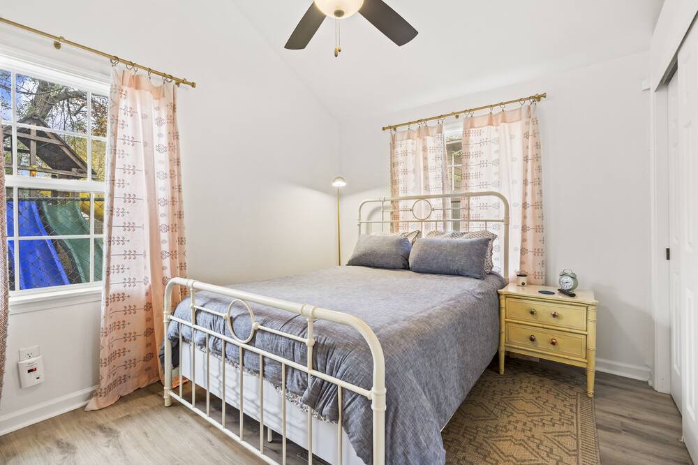 Photo of Bedroom in South Kansas City