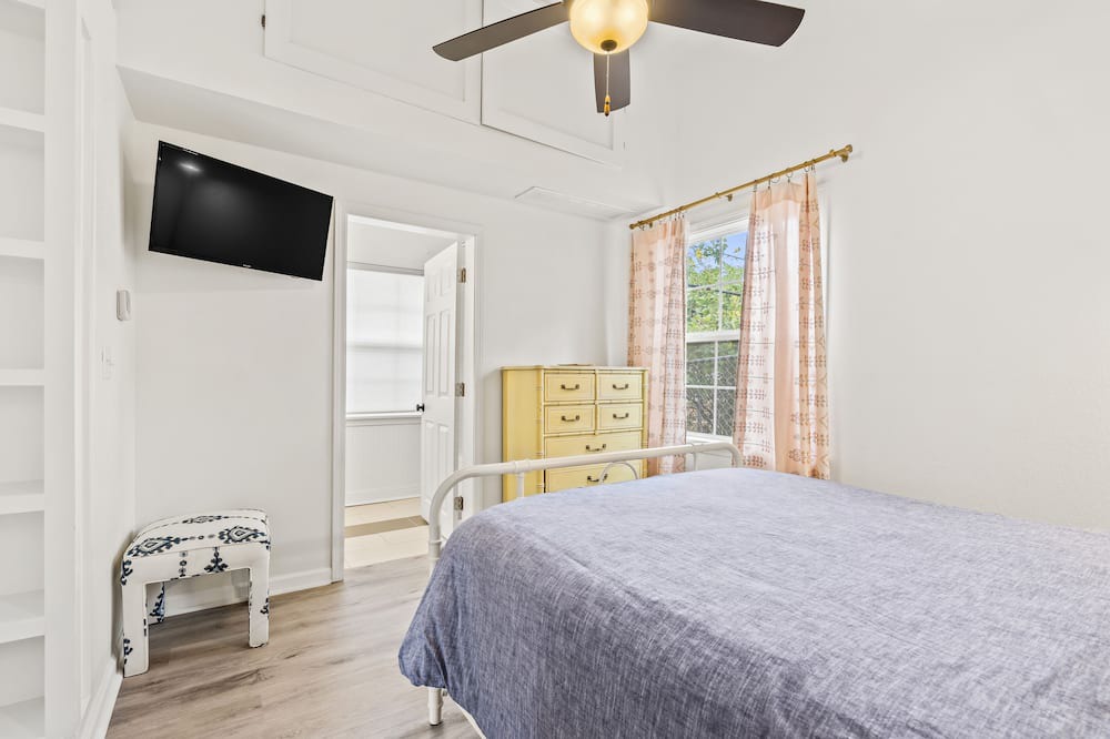 Photo of Bedroom in South Kansas City