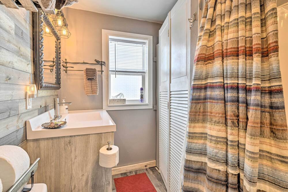 Photo of Bathroom in Friendship