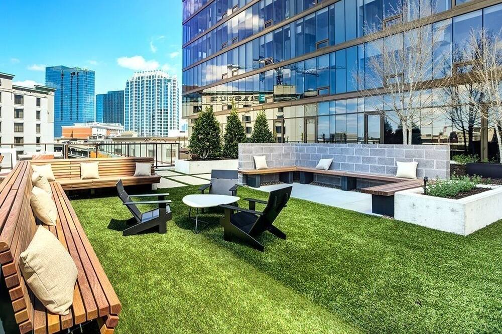 Photo of Outdoor in Music Row