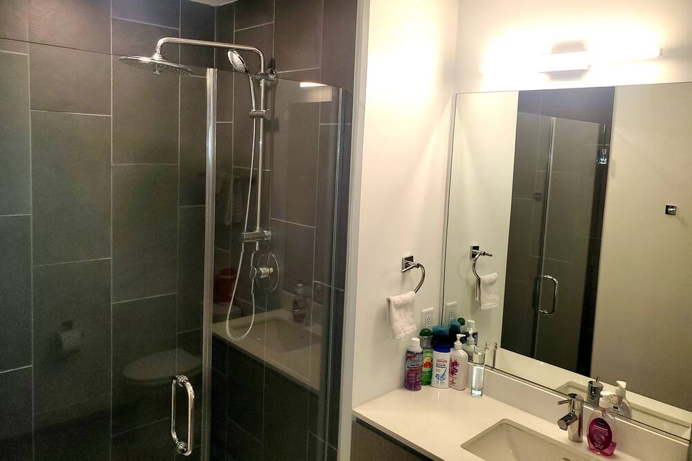 Photo of Bathroom in Music Row