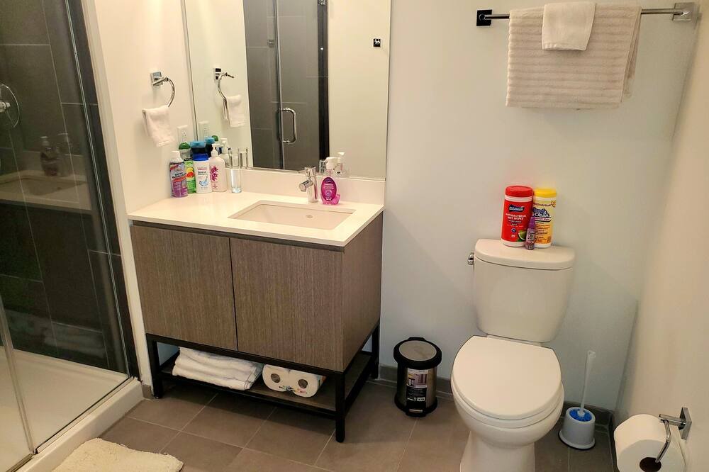 Photo of Bathroom in Music Row