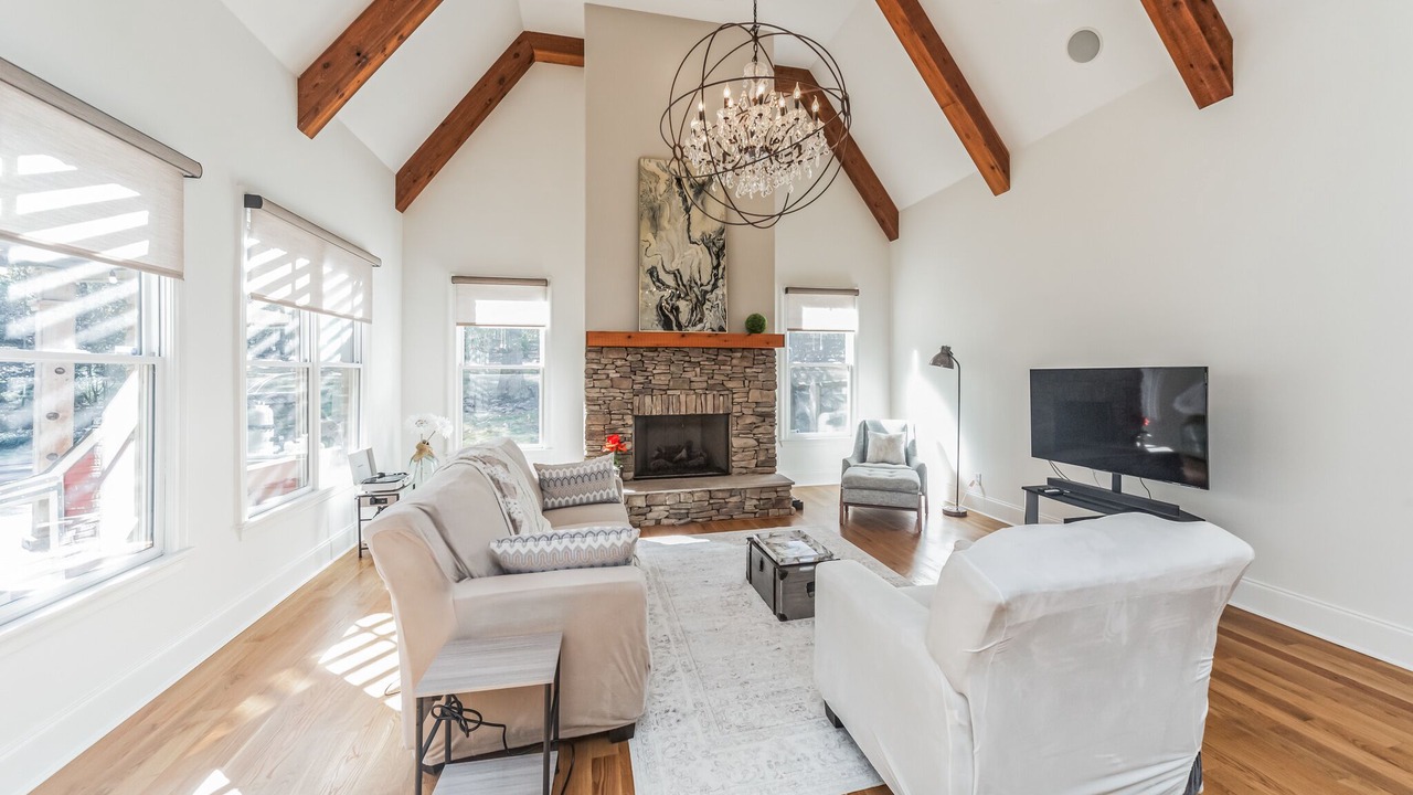 Photo of Livingroom in Hickory Withe