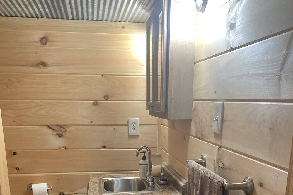 Photo of Bathroom in Saffell