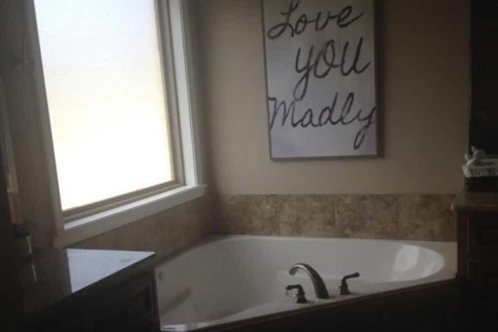 Photo of Bathroom in Russellville