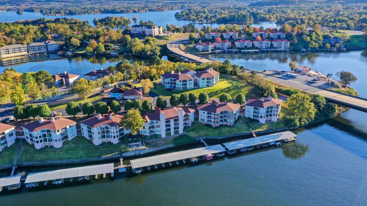 Photo of Others in Lake Hamilton