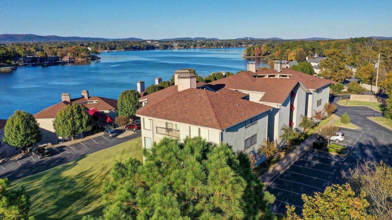 Photo of Others in Lake Hamilton