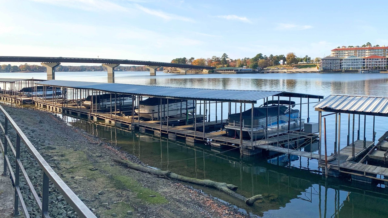 Photo of Others in Lake Hamilton