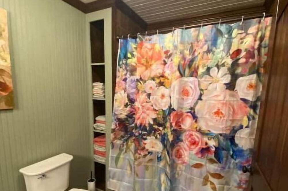 Photo of Bathroom in Okemah