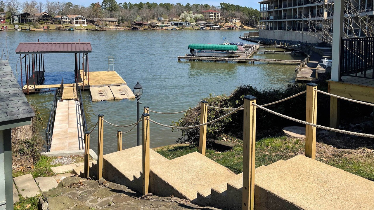 Photo of Others in Lake Hamilton