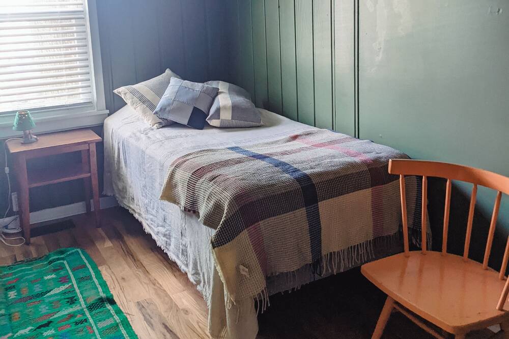 Photo of Bedroom in Maplewood Heights