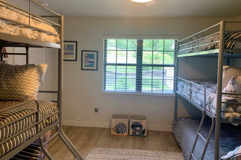 Photo of Bedroom in Sulphur