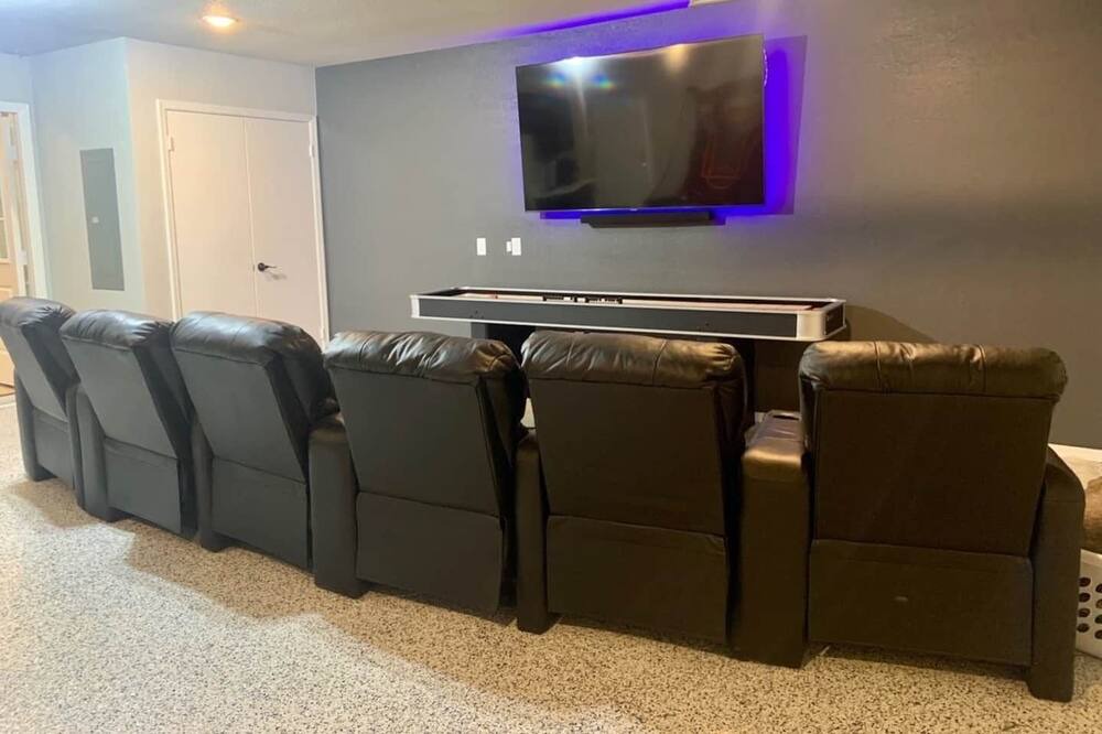 Photo of Bedroom in Sulphur