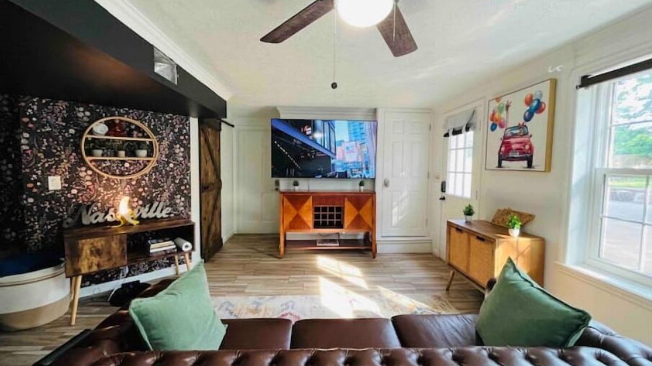 Photo of Livingroom in Charlotte Park