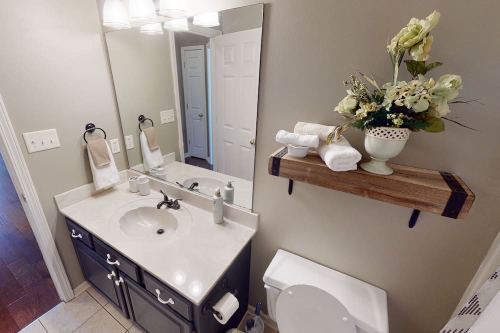 Photo of Bathroom in Hendron