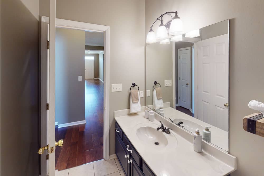 Photo of Bathroom in Hendron