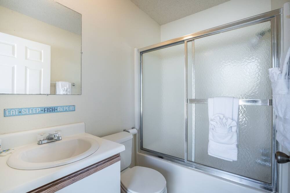 Photo of Bathroom in Yantis