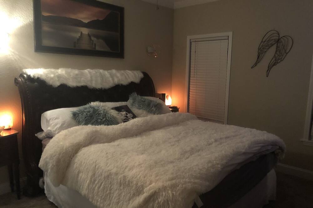 Photo of Bedroom in Crossville