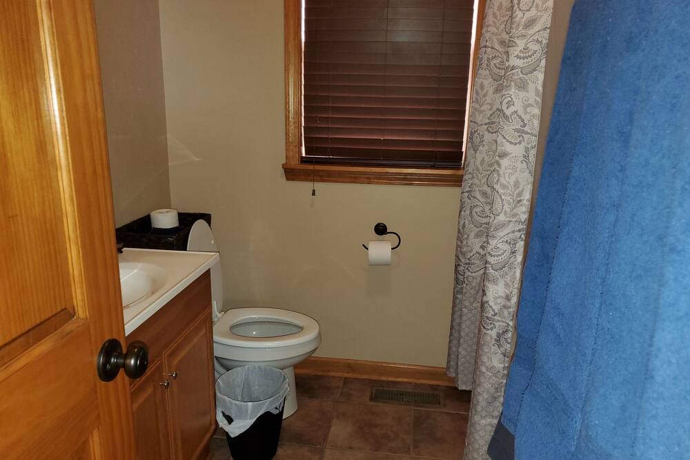 Photo of Bathroom in Samburg