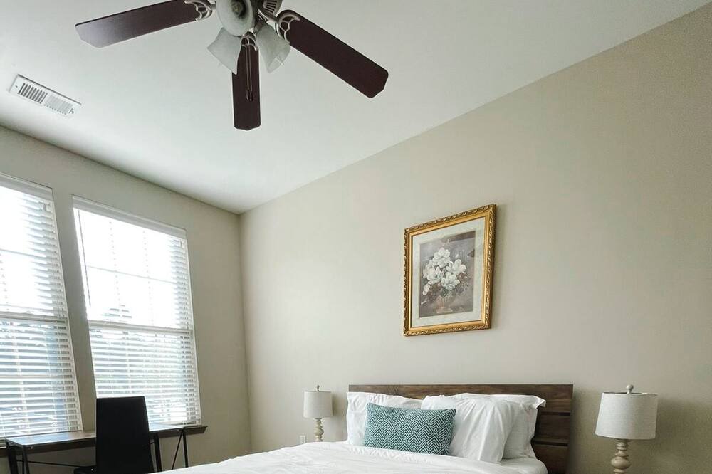 Photo of Bedroom in Ferndale