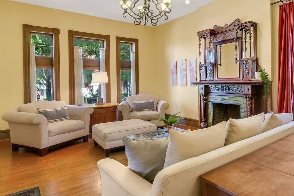 Photo of Bedroom in Lafayette Square