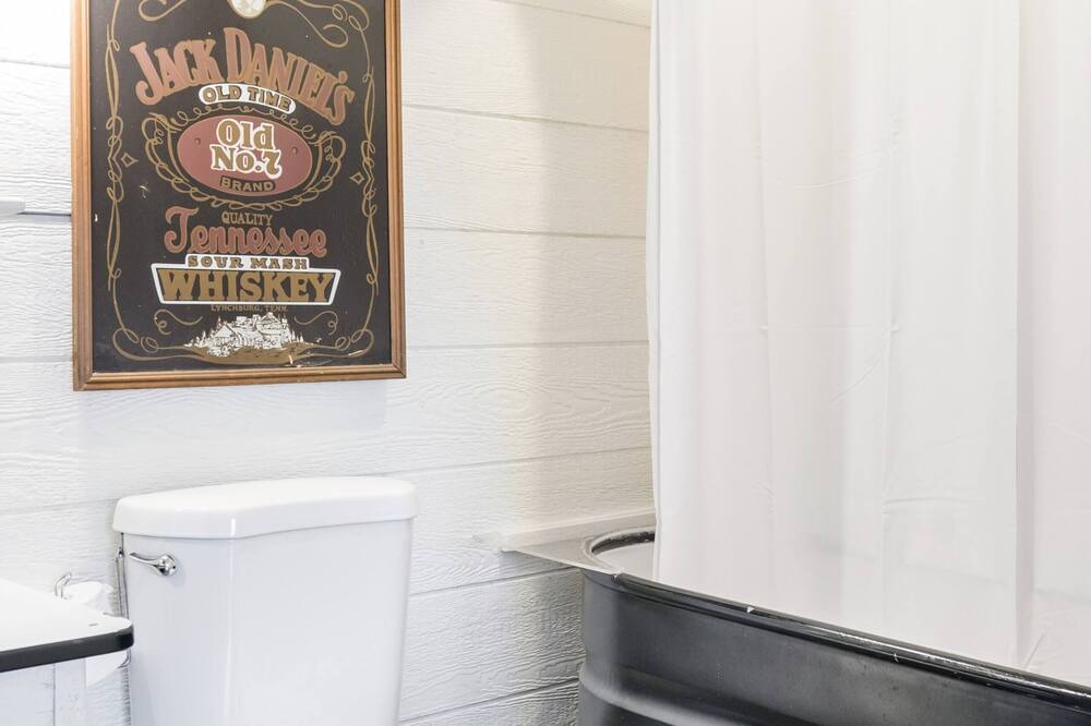 Photo of Bathroom in Cleveland Park