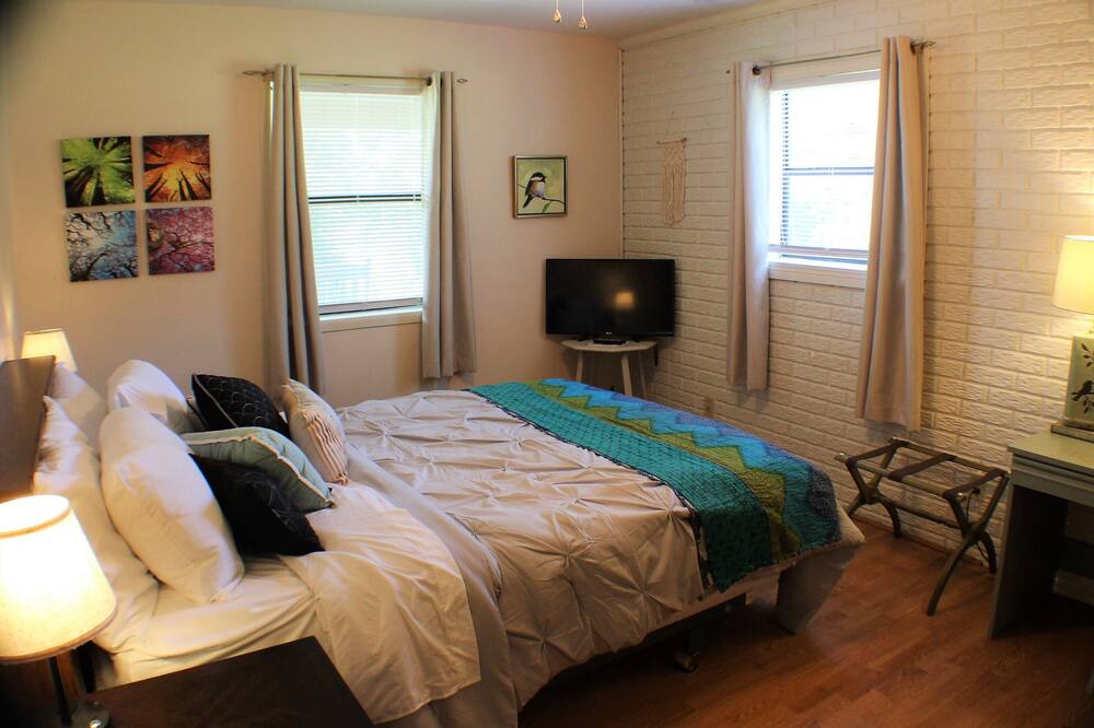 Photo of Bedroom in Kingston