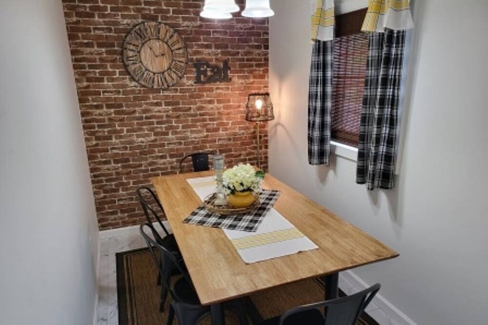Photo of Livingroom in Shelbyville