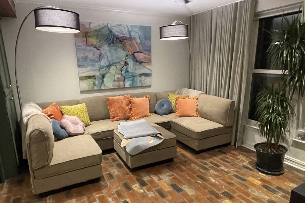 Photo of Livingroom in Highlands - Perkins