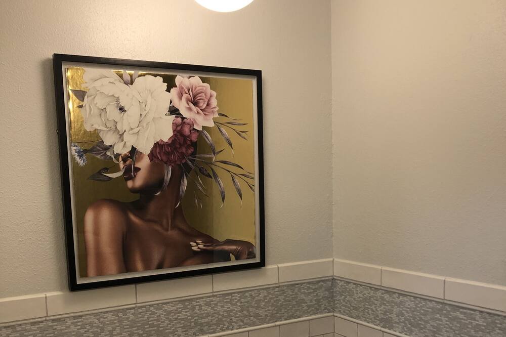 Photo of Bathroom in Highlands - Perkins