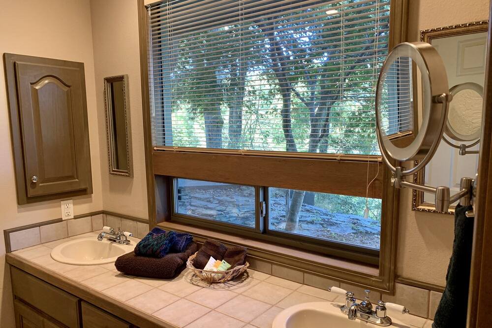 Photo of Bathroom in Wilburn