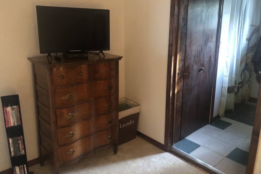 Photo of Bedroom in Mid America