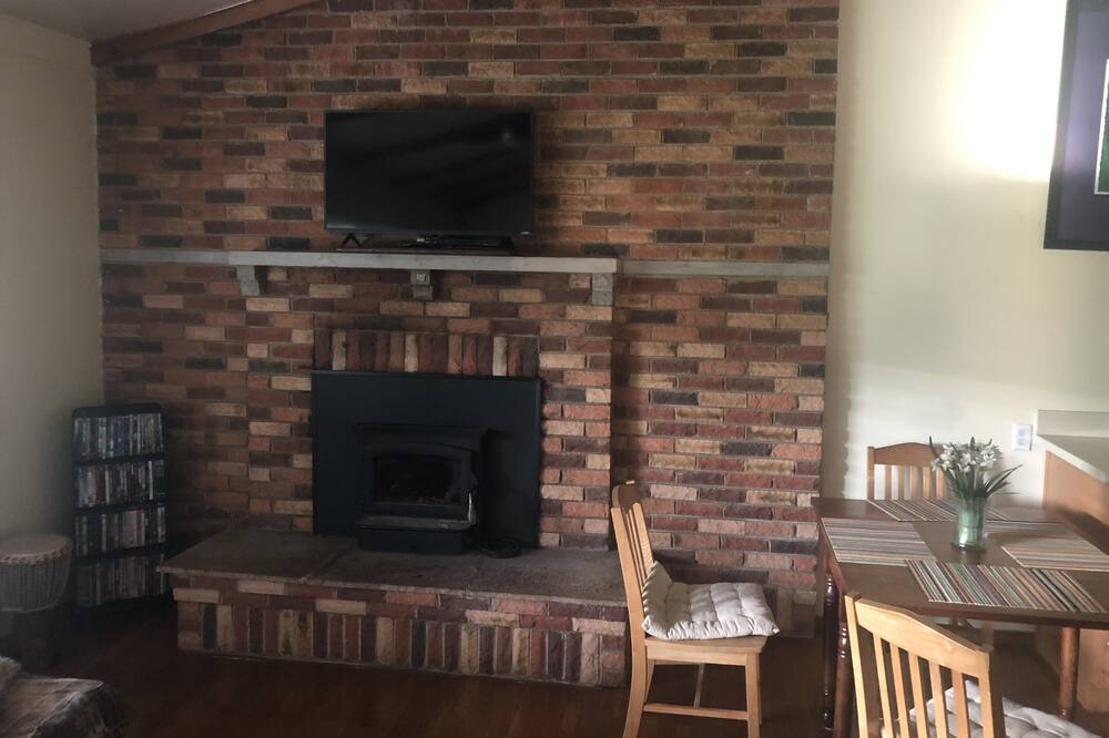Photo of Livingroom in Mid America
