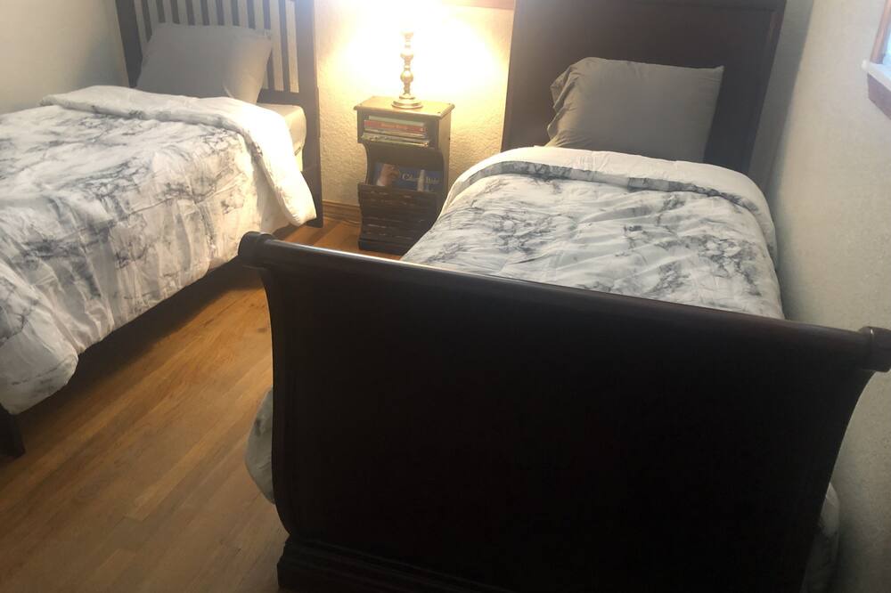 Photo of Bedroom in Mid America