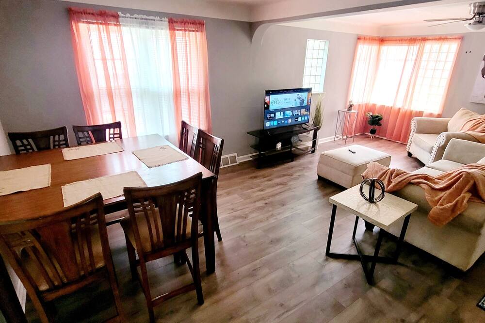 Photo of Livingroom in Velda City
