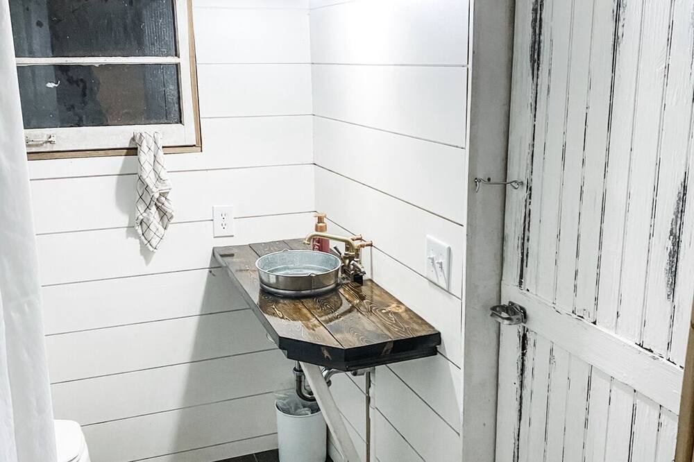 Photo of Bathroom in Greenbrier