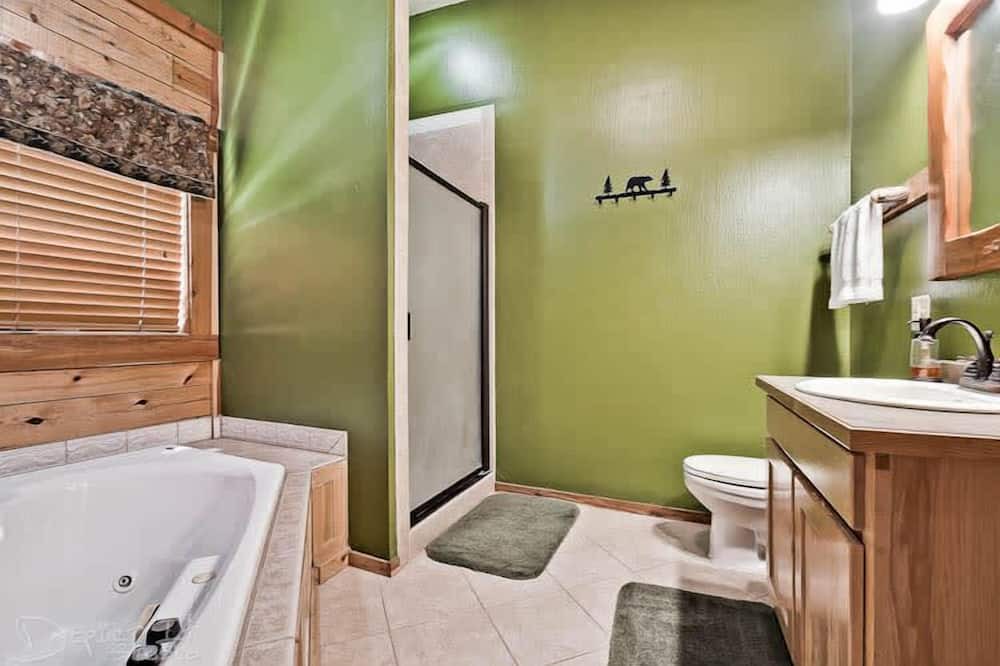 Photo of Bathroom in Sylvan Shores