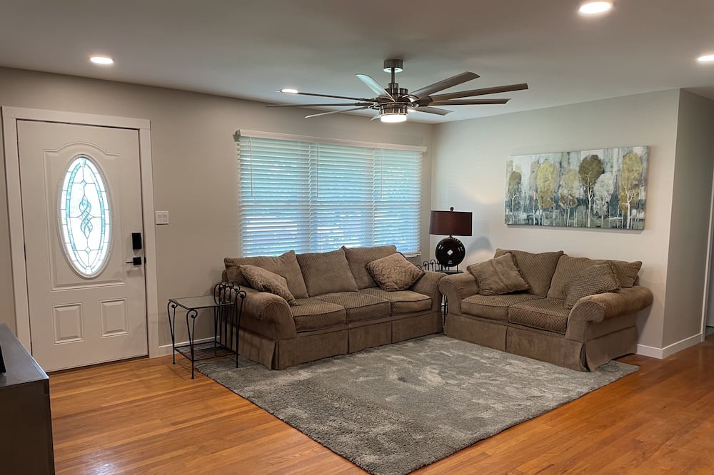 Photo of Livingroom in Lynchburg
