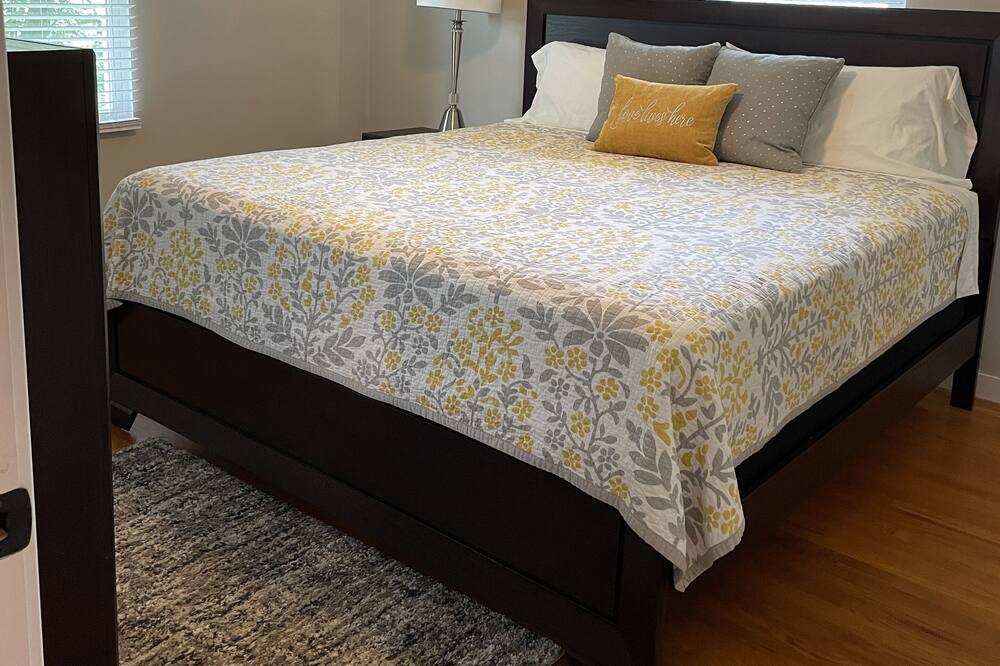 Photo of Bedroom in Lynchburg