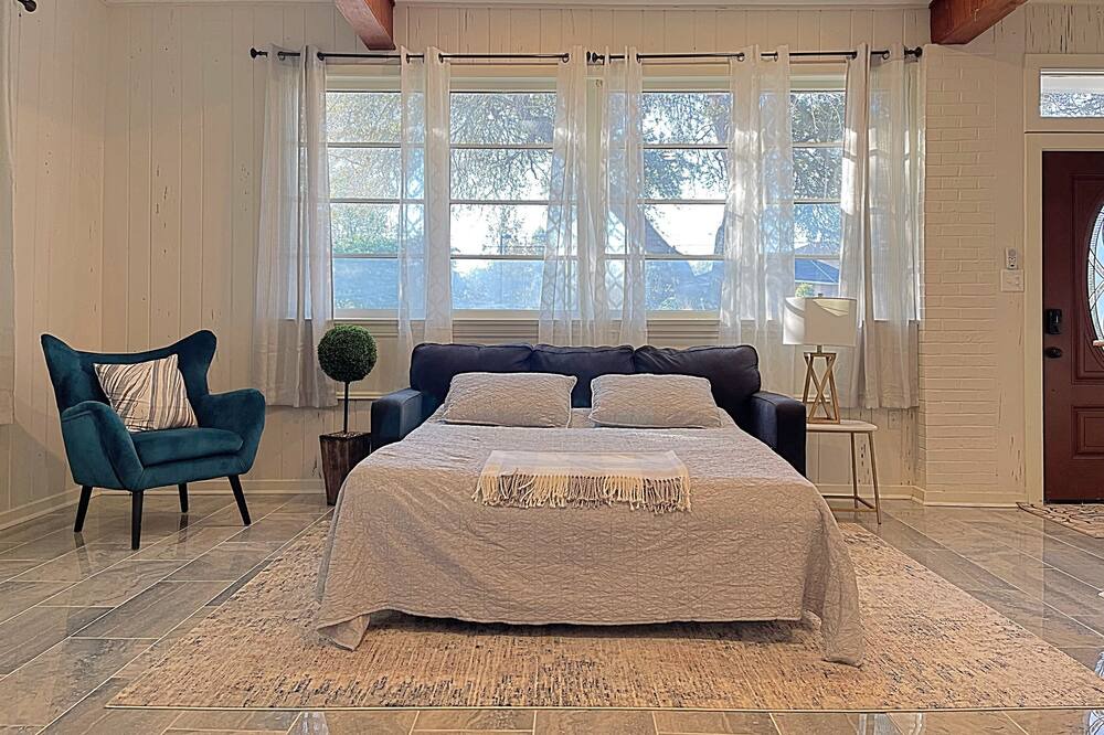 Photo of Bedroom in Mid City South