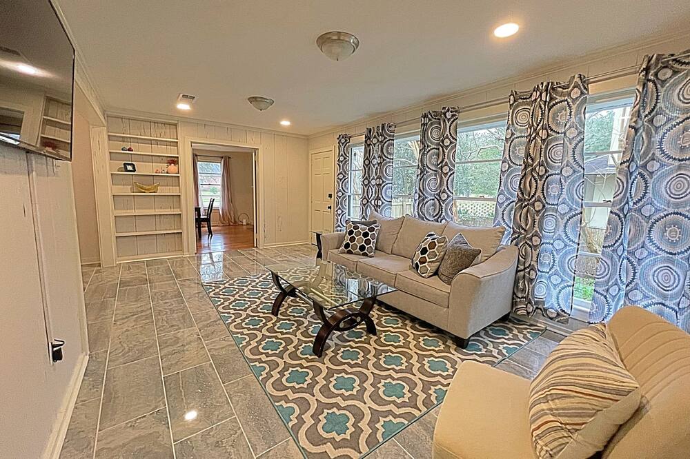 Photo of Livingroom in Mid City South