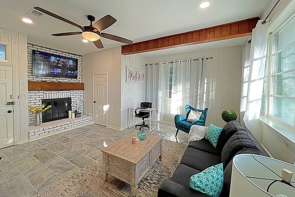 Photo of Livingroom in Mid City South