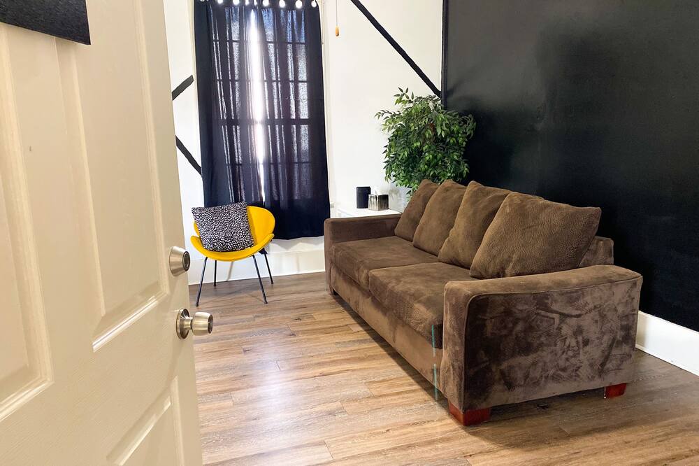 Photo of Livingroom in Capital View