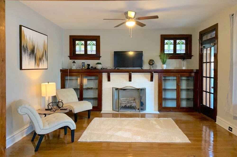 Photo of Livingroom in St. Louis