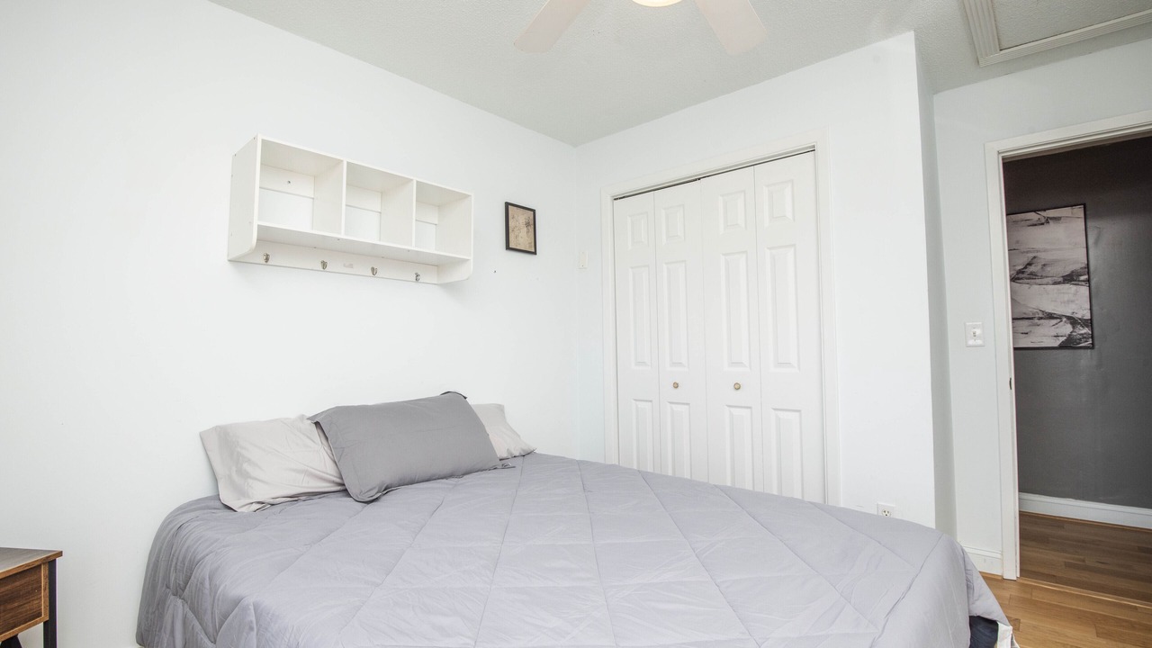 Photo of Bedroom in Kodak