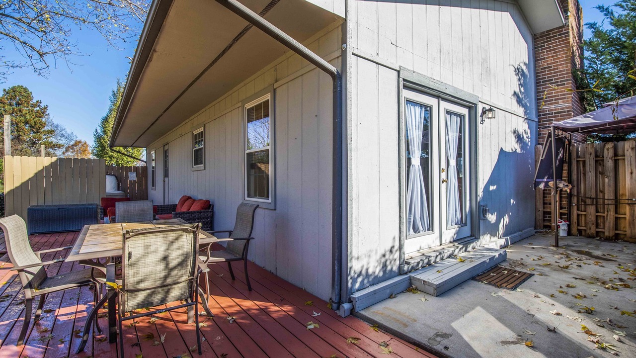 Photo of Patio Balcony in Kodak