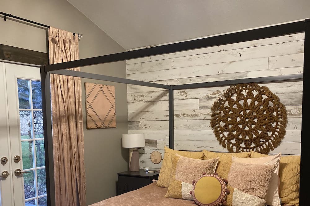 Photo of Bedroom in Osseo
