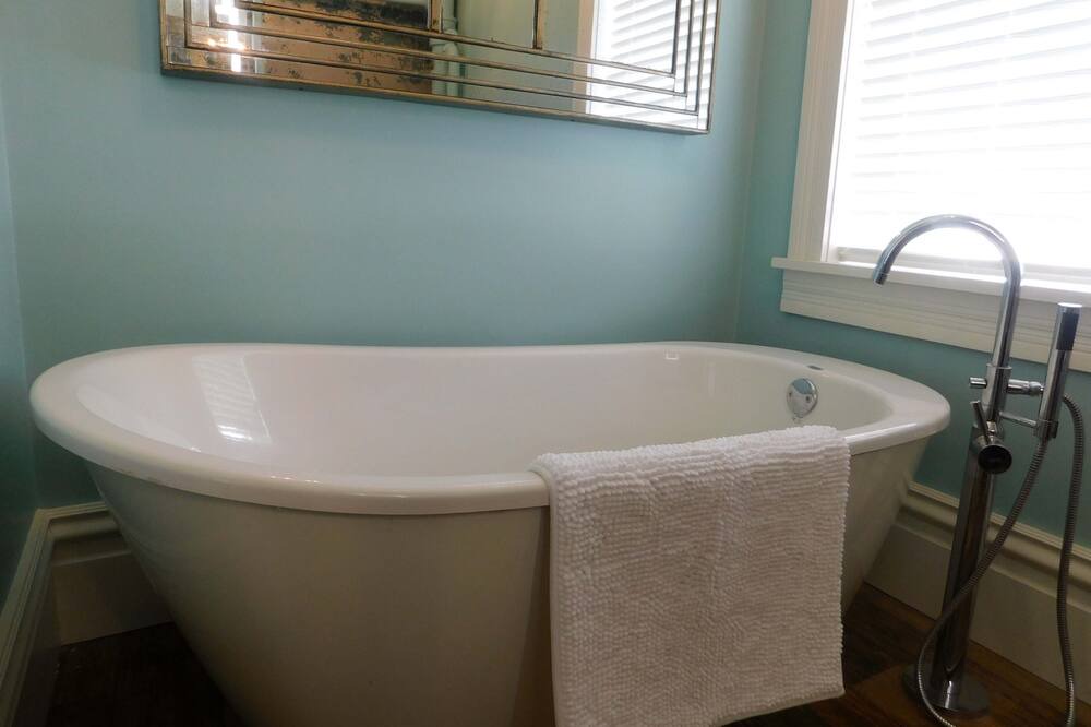 Photo of Bathroom in Alma